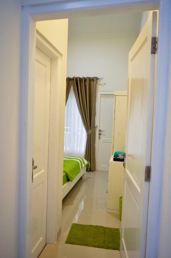 Omah Melati - Vacation Home Surakarta (Solo) Exterior foto